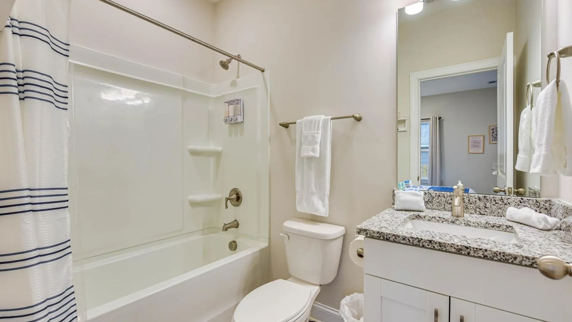 Family-Friendly Home About 5 Mi To Unc Charlotte! Charlotte
